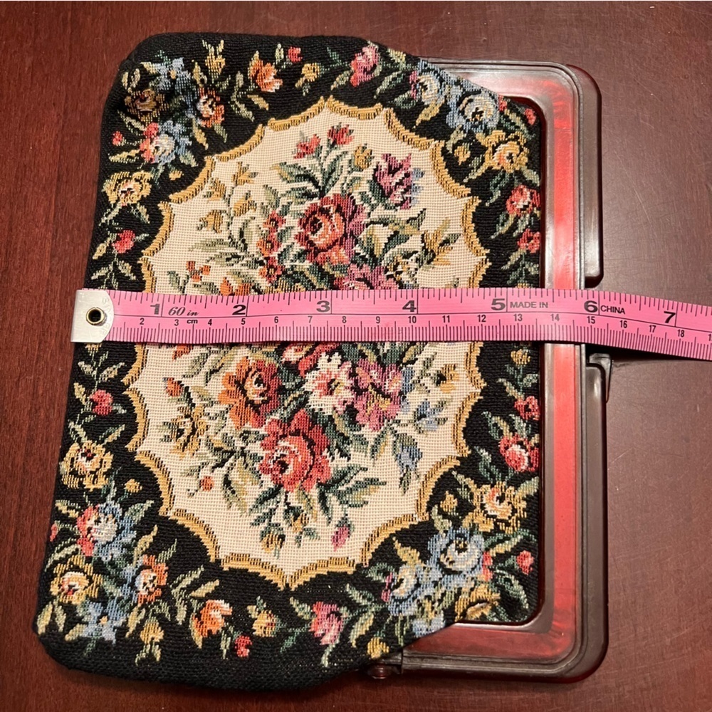 Vintage Tapestry Purse Plastic Frame Kiss Lock, Floral Cloth Retro Clutch - Picture 5 of 5